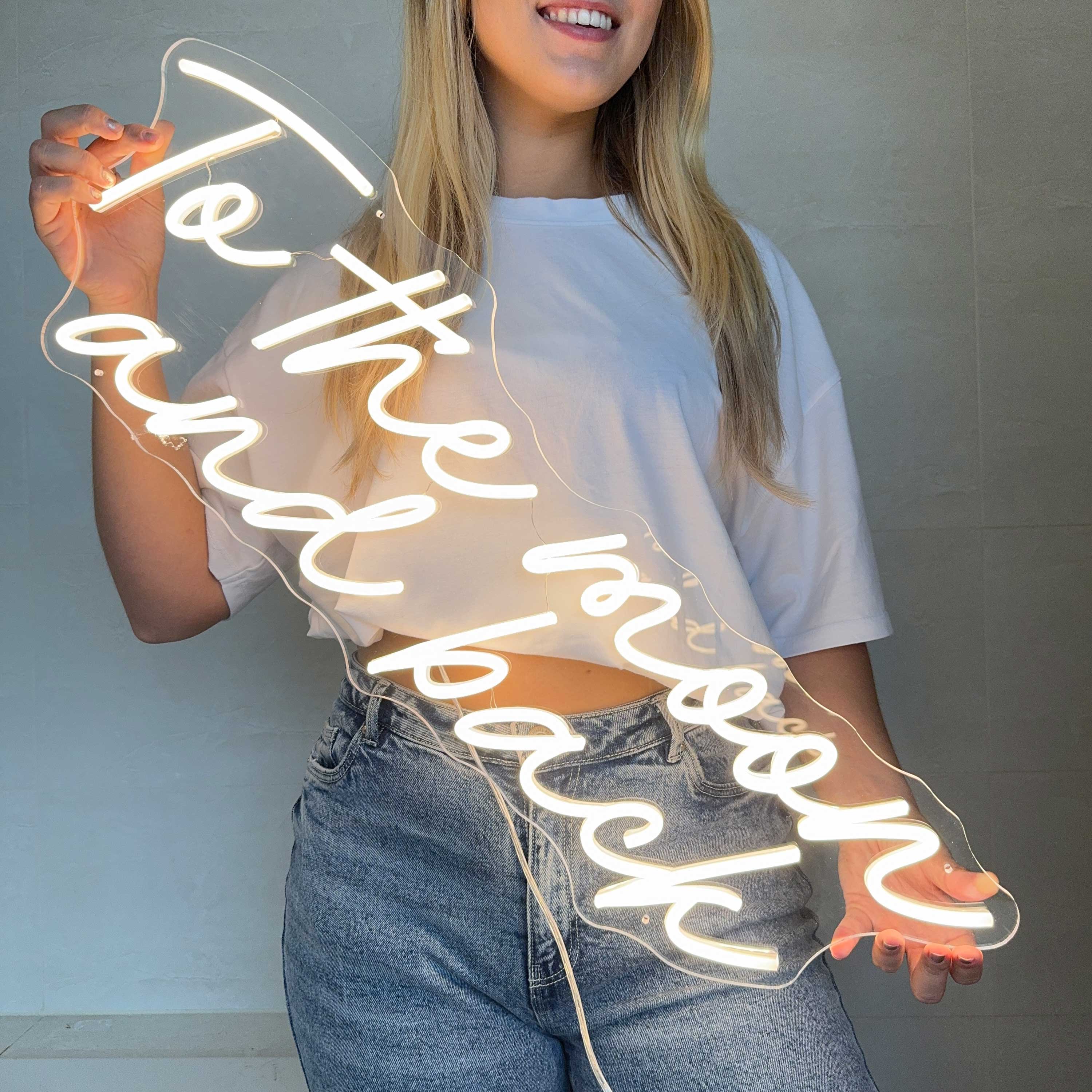 Enseigne néon To The Moon and Back